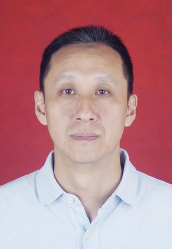 王泉照片